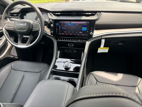 New 2026 Jeep Grand Cherokee Limited RWD image 27