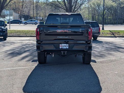 New 2026 GMC Sierra 3500 Denali w/ Denali Reserve Package AWD/4WD image 10