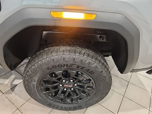Used 2026 GMC Canyon Elevation w/ Convenience Package image 32