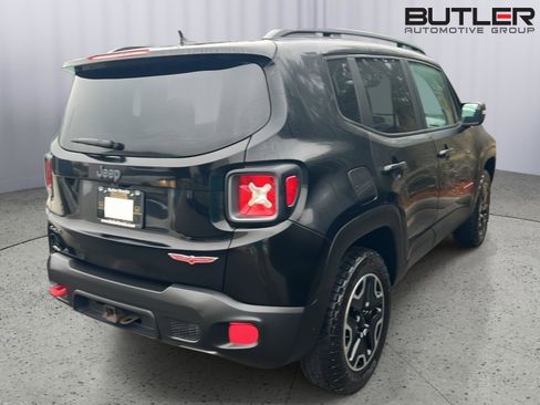 Used 2017 Jeep Renegade Trailhawk w/ Premium Trailhawk Package image 10