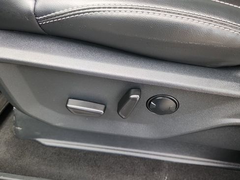 Used 2025 Ford Expedition Max Platinum image 8