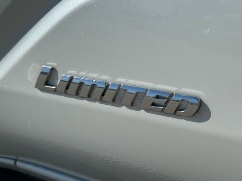 Certified 2025 Toyota 4Runner Limited AWD/4WD image 16
