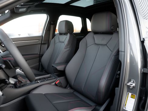 New 2025 Audi Q3 2.0T Premium Plus image 23