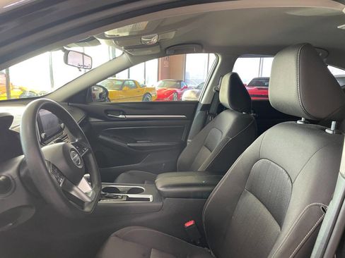 Used 2022 Nissan Altima 2.5 SV image 14