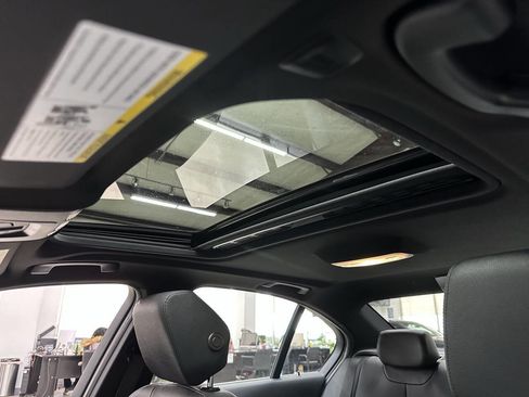 Used 2018 BMW 330i xDrive 330i xDrive AWD 4dr Sedan w/ Convenience Package image 31