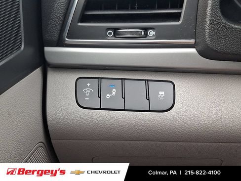 Used 2018 Hyundai Elantra SEL FWD image 25