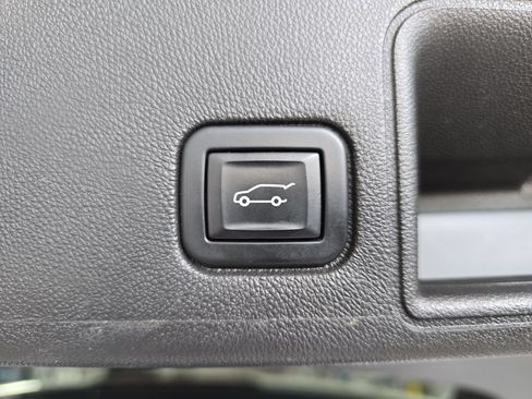 Used 2022 GMC Terrain SLT AWD/4WD image 13