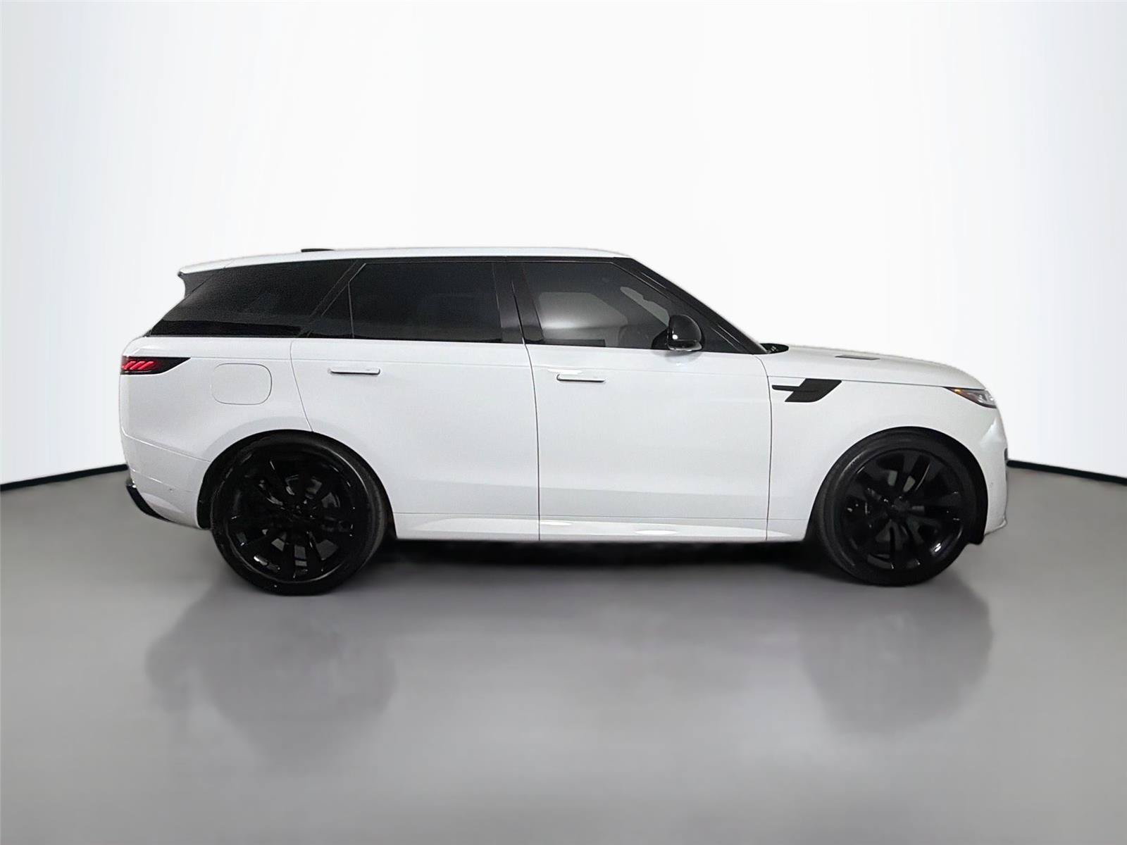 New 2026 Land Rover Range Rover Sport Dynamic SE AWD/4WD image 4