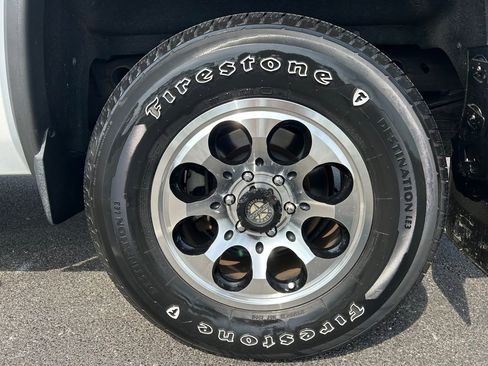 Used 2017 GMC Sierra 1500 SLE w/ SLE Value Package image 16