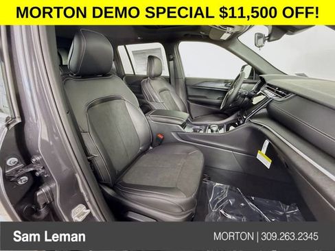 New 2025 Jeep Grand Cherokee Altitude image 27