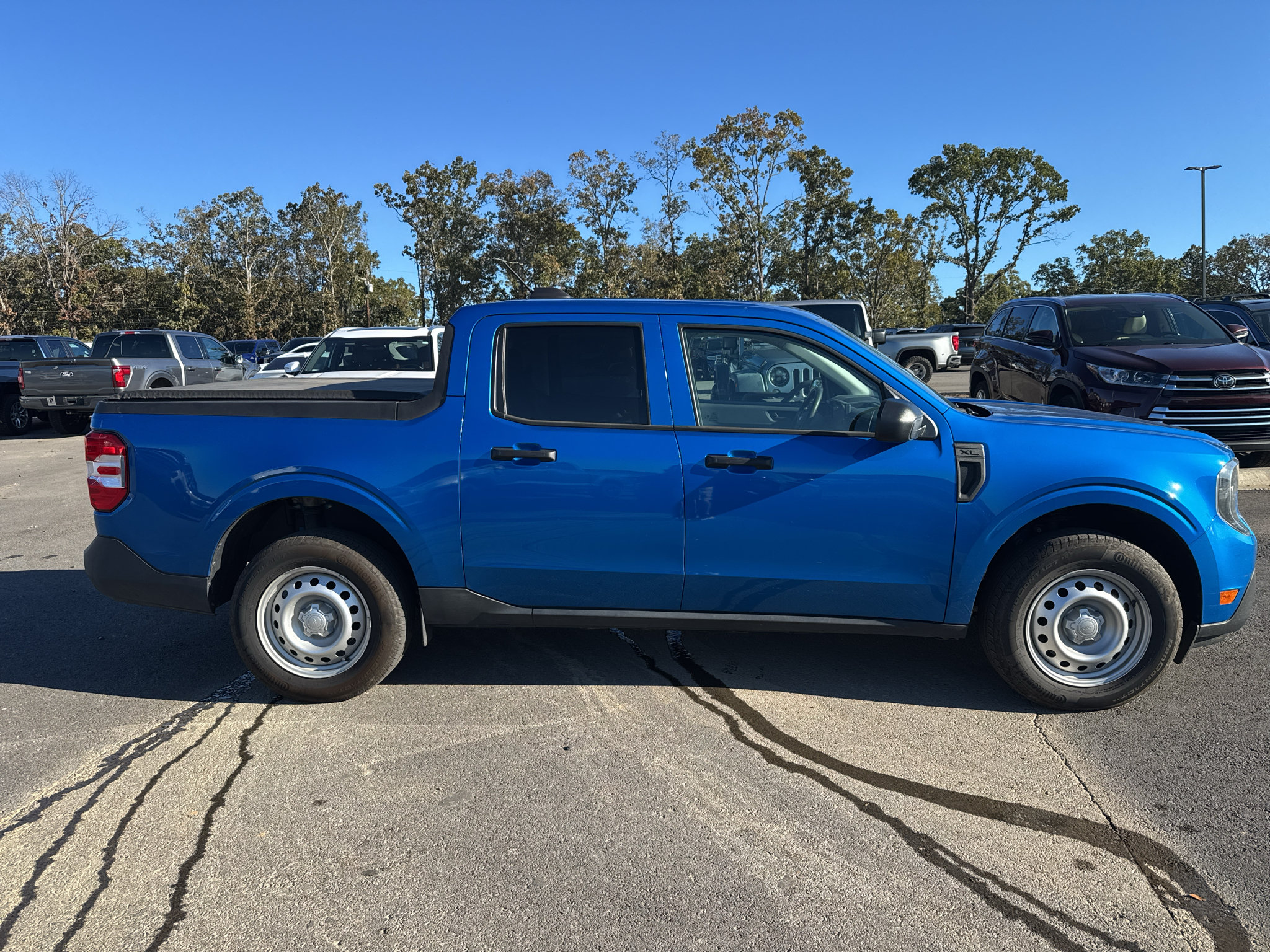 Certified 2025 Ford Maverick XL FWD image 4