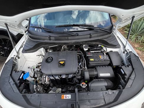 Used 2025 Kia Soul LX w/ LX Technology Package FWD image 29
