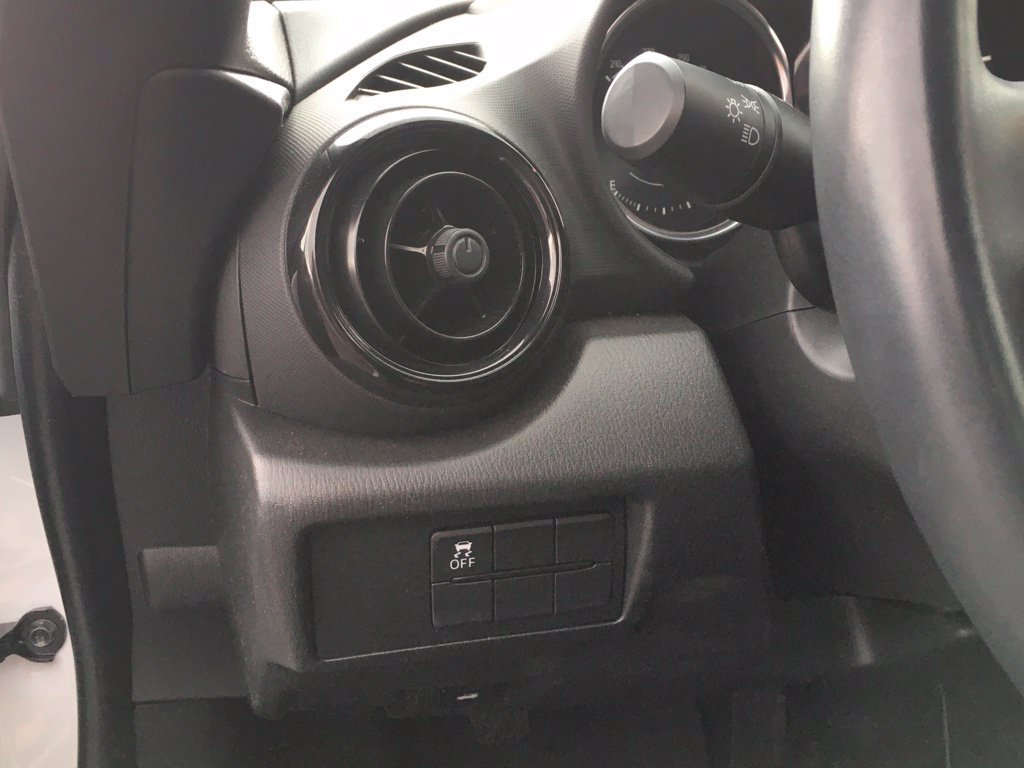 Used 2019 MAZDA MX-5 Miata Sport RWD image 18