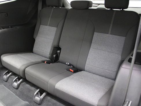 Used 2025 GMC Acadia Elevation image 9