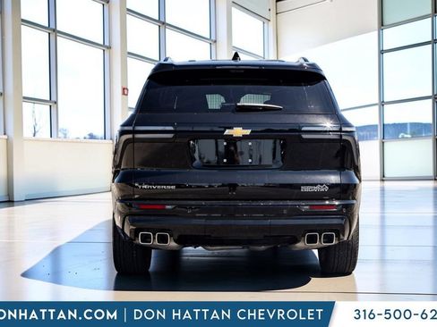 Used 2025 Chevrolet Traverse High Country w/ LPO, Floor Liner Package FWD image 23