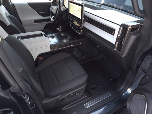 Used 2025 GMC Hummer EV 3X image 49