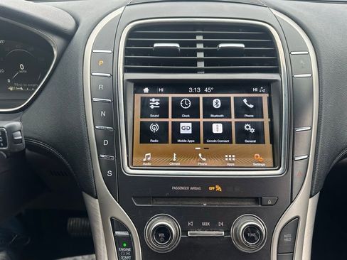 Used 2019 Lincoln Nautilus FWD image 29