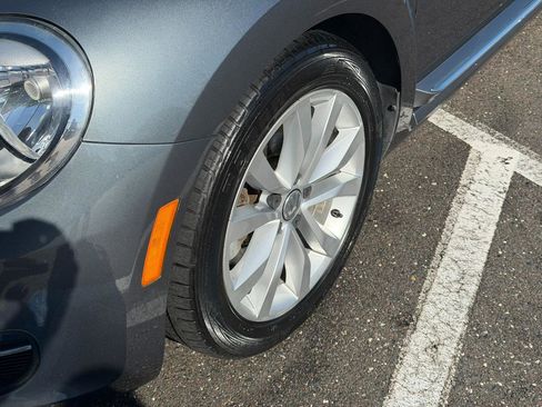 Used 2013 Volkswagen Beetle TDI FWD image 7