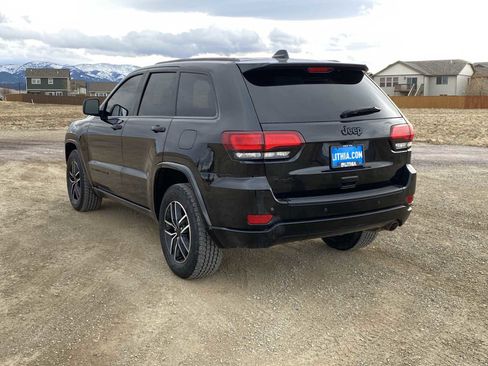 Used 2019 Jeep Grand Cherokee Altitude image 11