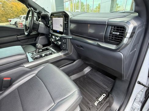 Used 2025 Ford F150 Lariat w/ Equipment Group 501A Mid image 17