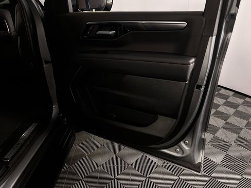 Used 2025 Chevrolet Tahoe RST image 32