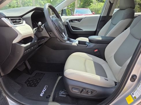 Certified 2025 Toyota RAV4 XLE w/ Convenience Package AWD/4WD image 25