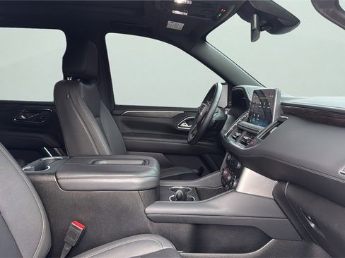 Used 2024 Chevrolet Tahoe LT w/ LT Signature Package image 18