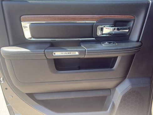 Used 2015 RAM 2500 Laramie AWD/4WD image 32