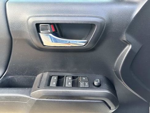 Used 2020 Toyota Tacoma TRD Off-Road image 21