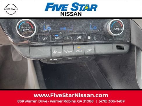 Used 2024 Hyundai Elantra SEL FWD image 20