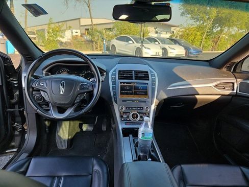 Used 2019 Lincoln MKZ Premiere image 22