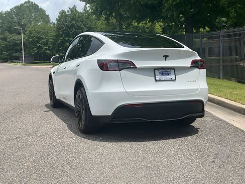 Used 2023 Tesla Model Y Long Range AWD/4WD image 7