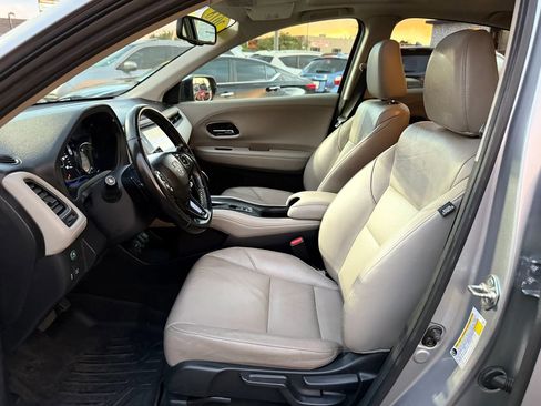 Used 2018 Honda HR-V EX-L image 12
