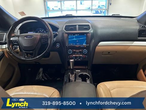 Used 2017 Ford Explorer XLT w/ Equipment Group 202A image 9