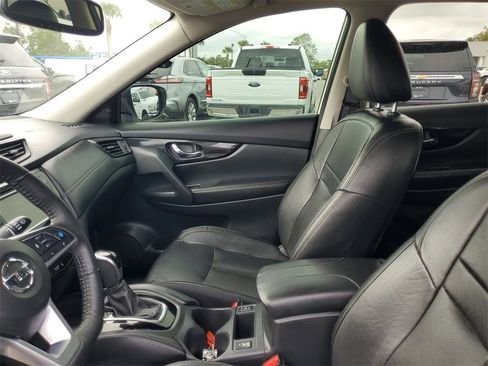 Used 2019 Nissan Rogue SL w/ Premium Package image 15