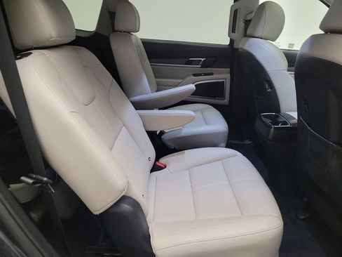 Used 2021 Kia Telluride EX w/ EX Premium Package image 19