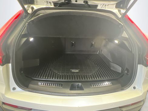 Used 2020 Cadillac XT4 Premium Luxury w/ Enhanced Visibility Package image 34