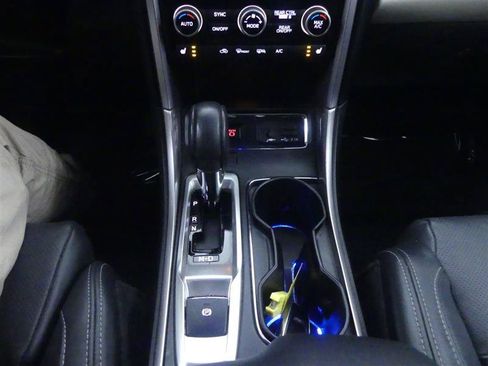 Used 2021 Subaru Ascent Limited w/ Technology Package AWD/4WD image 16