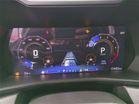 Certified 2024 Chevrolet Colorado W/T image 12