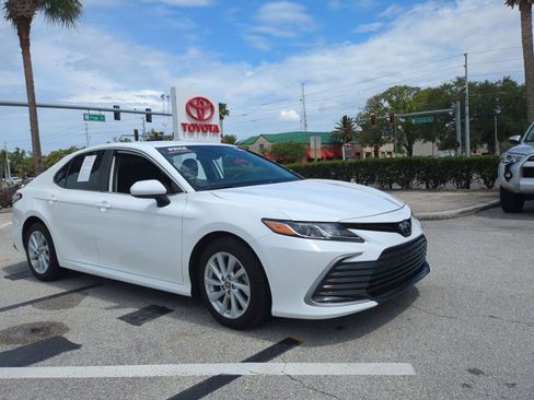Certified 2023 Toyota Camry LE FWD image 3