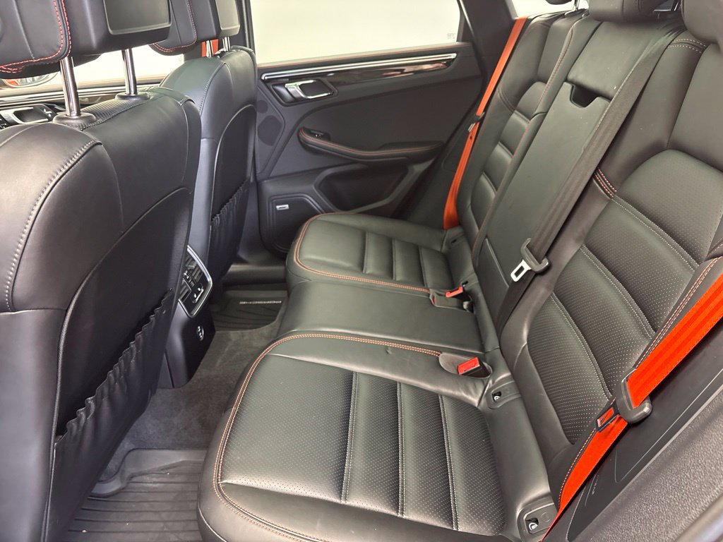 Certified 2023 Porsche Macan Turbo AWD/4WD image 20