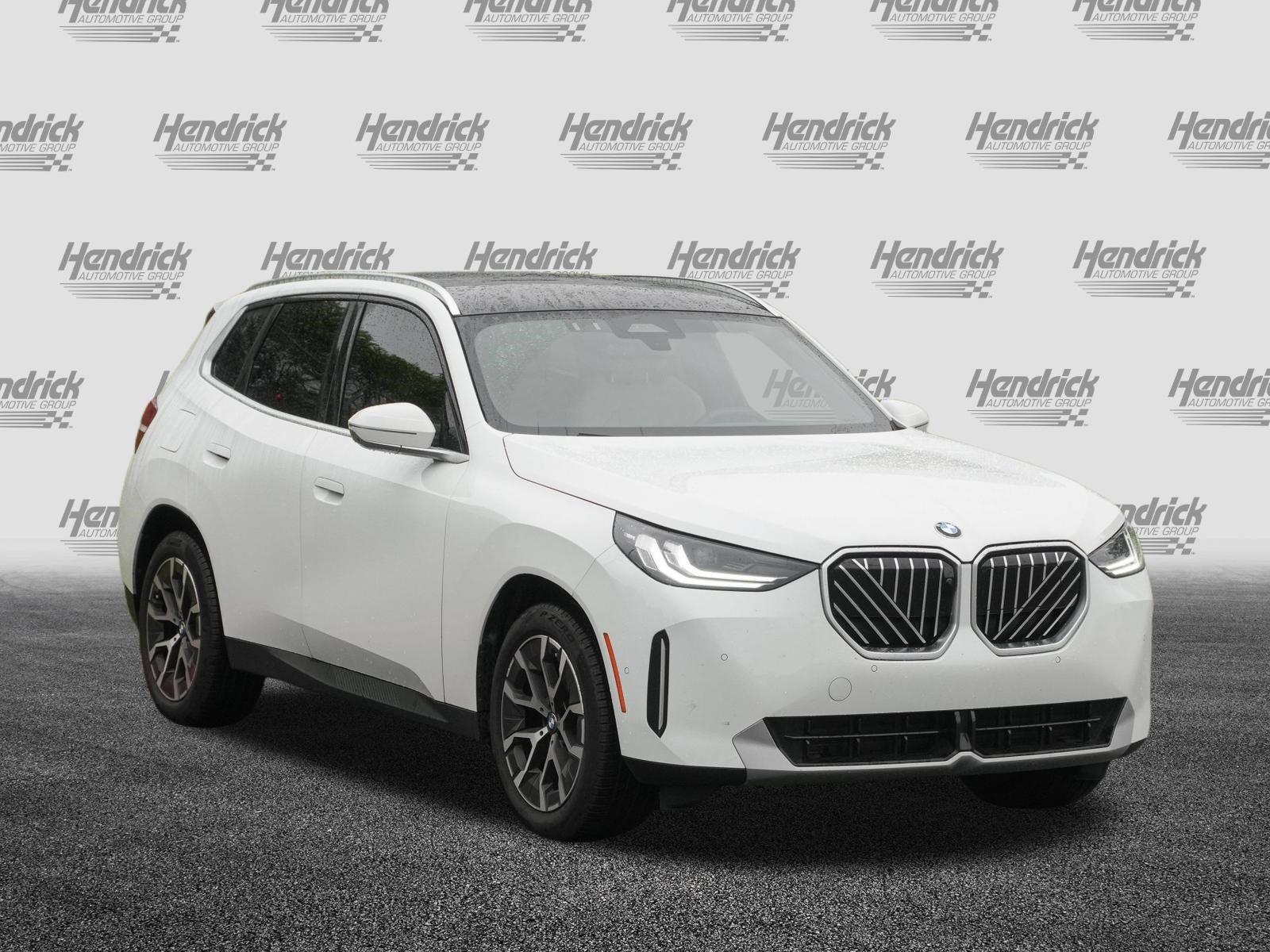 Used 2025 BMW X3 xDrive30i w/ Premium Package AWD/4WD image 2