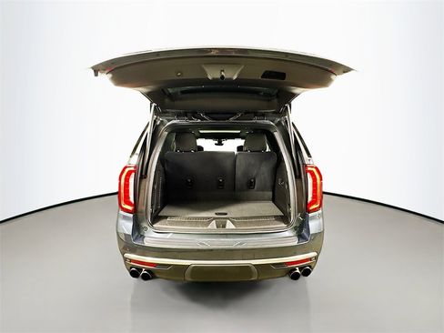 Used 2021 GMC Yukon Denali w/ Denali Premium Package image 34