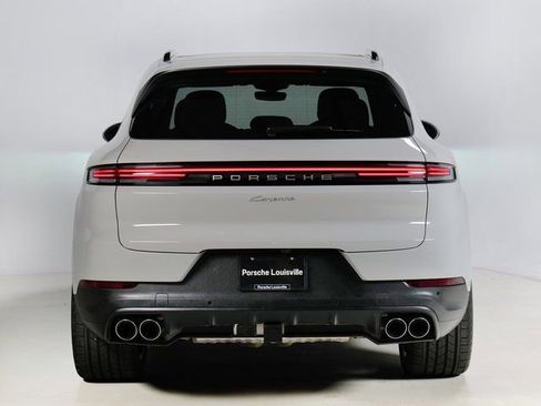Certified 2026 Porsche Cayenne AWD/4WD image 10