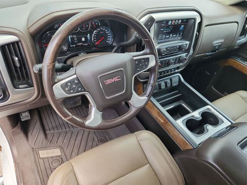 Used 2019 GMC Sierra 2500 SLT w/ Duramax Plus Package AWD/4WD image 10