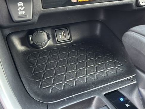 Used 2024 Toyota RAV4 LE image 22