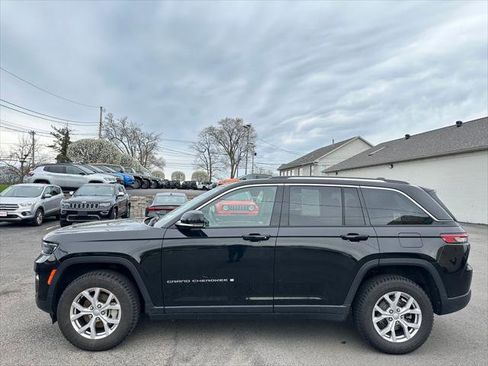 Certified 2022 Jeep Grand Cherokee Limited AWD/4WD image 9
