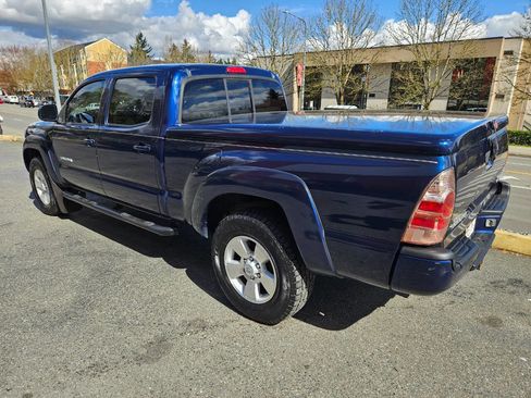 Used 2005 Toyota Tacoma PreRunner image 3