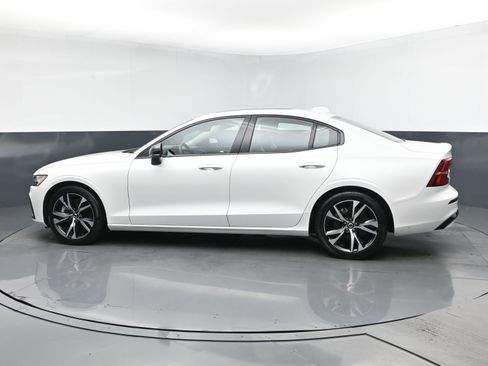 Used 2024 Volvo S60 B5 Core image 4