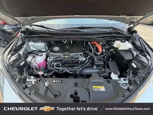 Used 2025 Toyota Sienna Platinum AWD/4WD image 37
